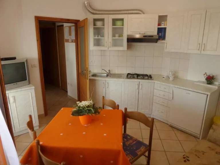 Appartement 4 : cuisine